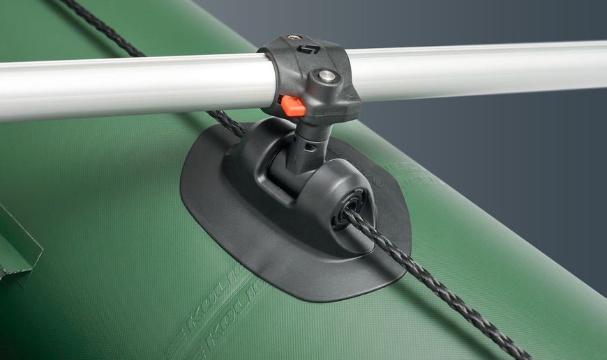 Embarcaci&oacute;n neum&aacute;tica a motor Kolibri KM-245 verde, sin cubierta