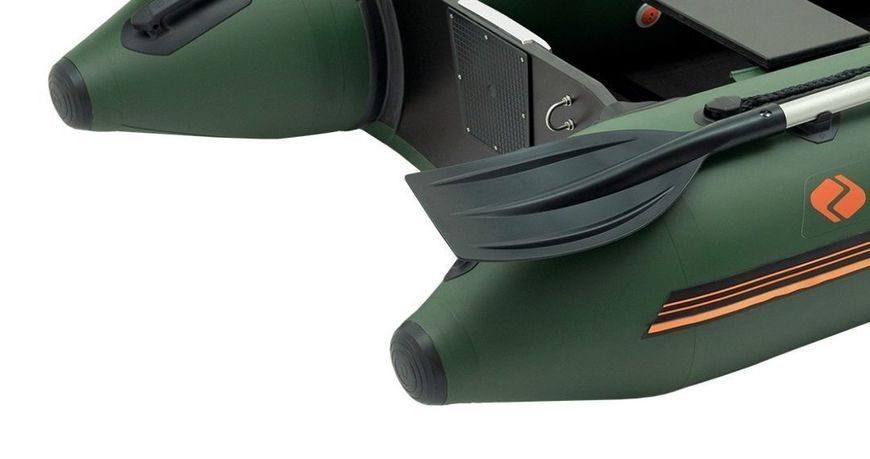 Kolibri KM-260D Profi, bateau pneumatique &agrave; quille motoris&eacute;e vert avec plancher repliable